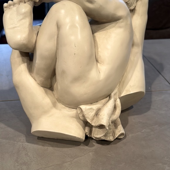 SOLD Newborn In Loving Hands Sculpture Baby Sleeping Figurine Indoor Outdoor Art - Picture 11 of 17